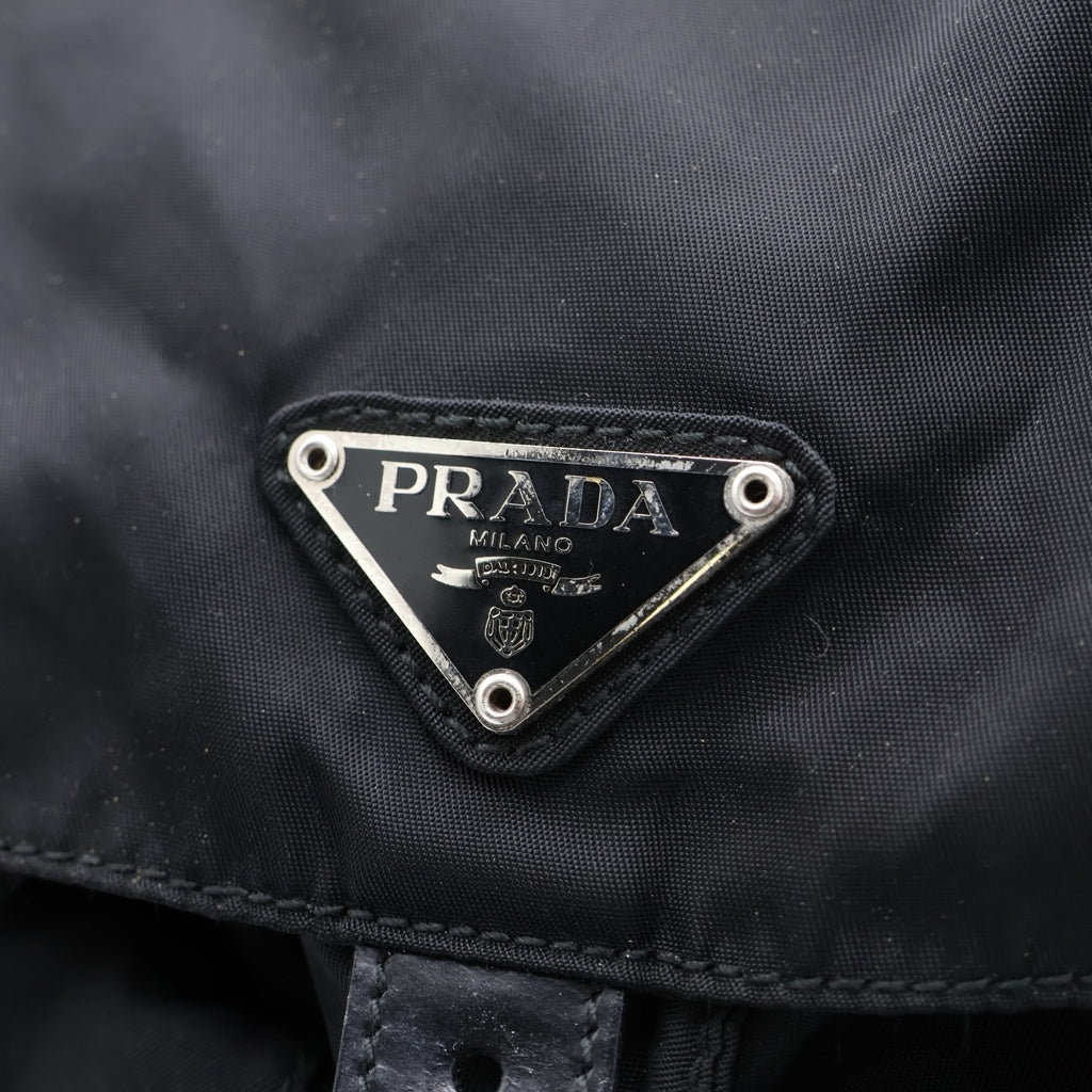 PRADA(プラダ) 三角プレート テスート バックパック リュックサック ブラック ナイロン SV金具 B2811