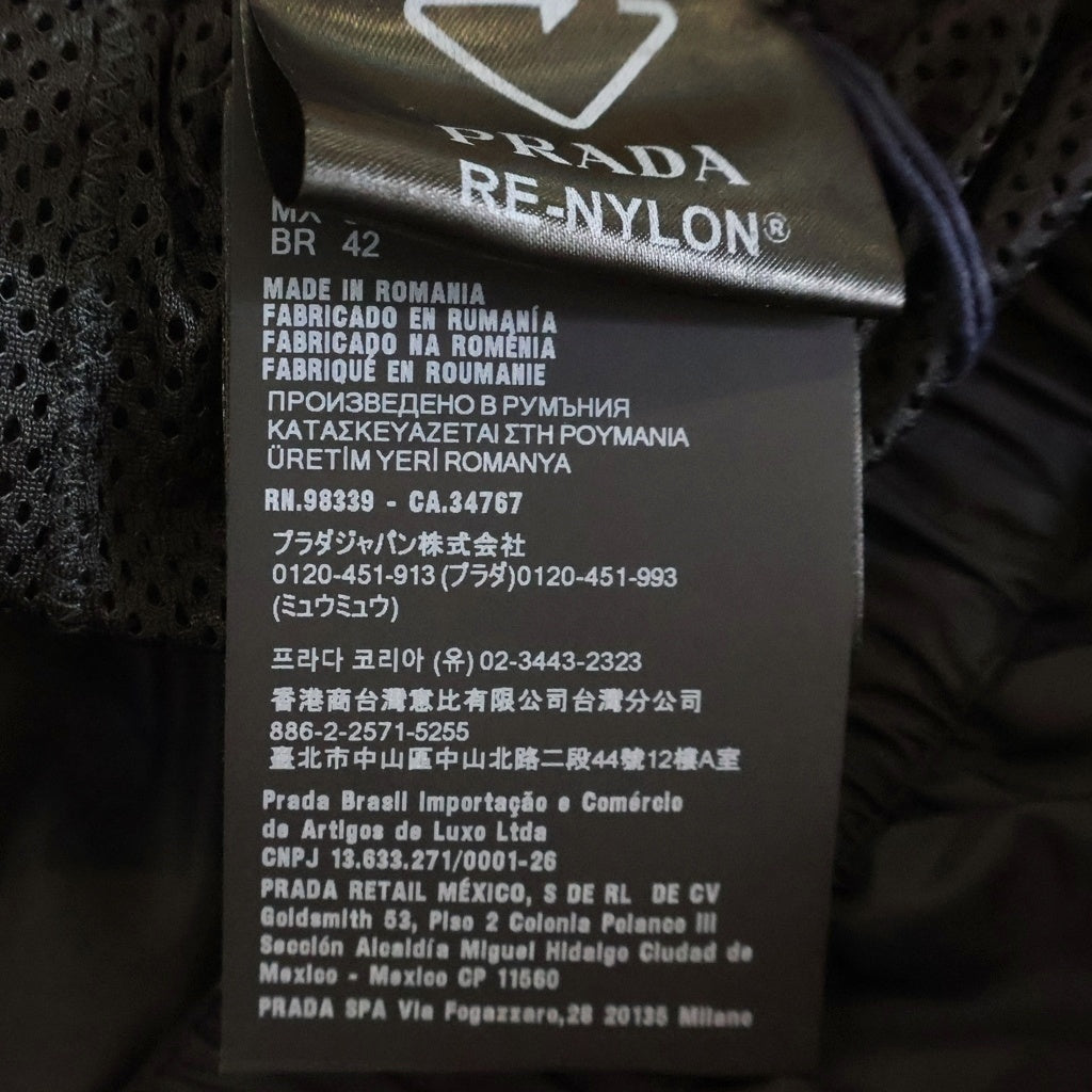 PRADA(プラダ) Re-Nylon 三角プレート ナイロンショートパンツ ブラック UB380 S000 1WQ9