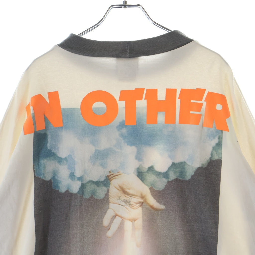SAINT MICHAEL(セントマイケル) 24SS A CHEAP HLDY LS TEE ア チープ ホリデイ プリント 長袖Tシャツ モックネックカットソー ホワイト SM-YS8-0000-017