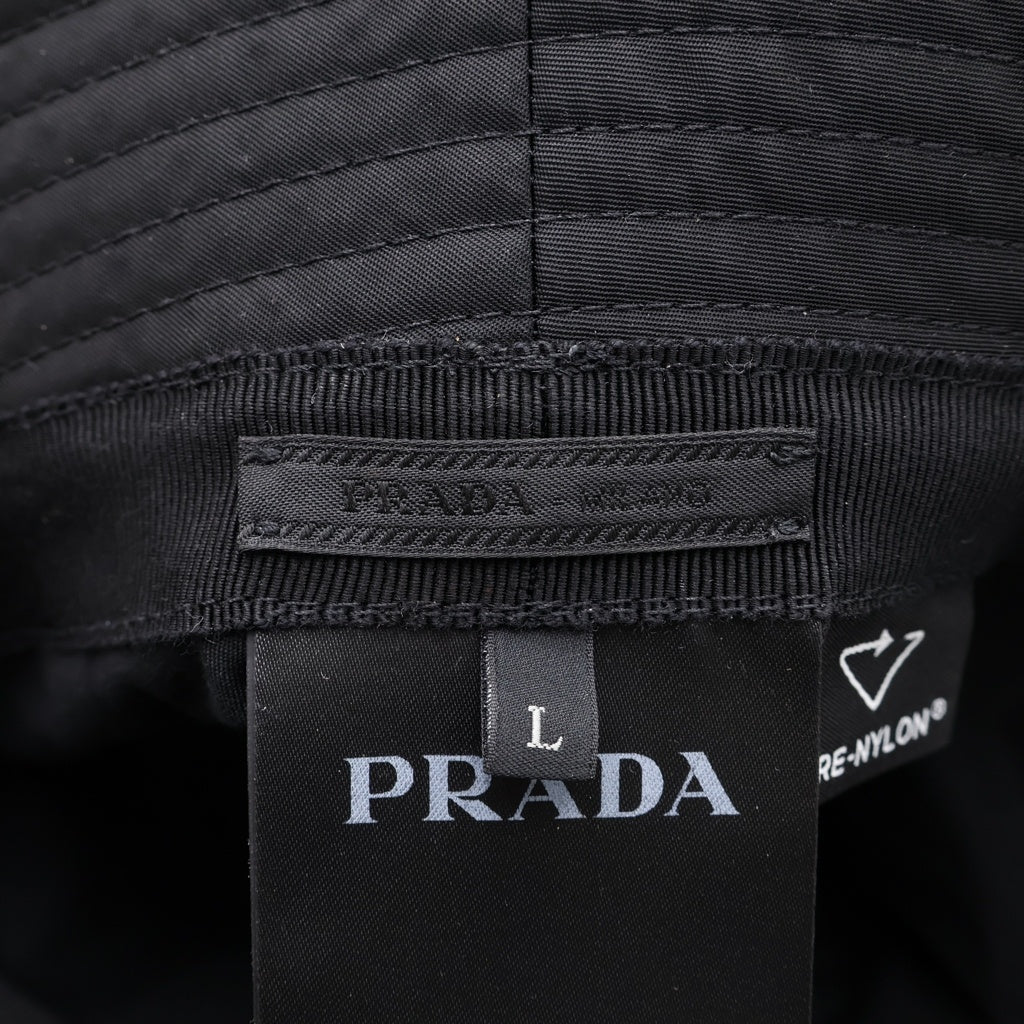 PRADA(プラダ) トライアングルロゴ バケットハット 帽子 ブラック 2HC137 2DMI