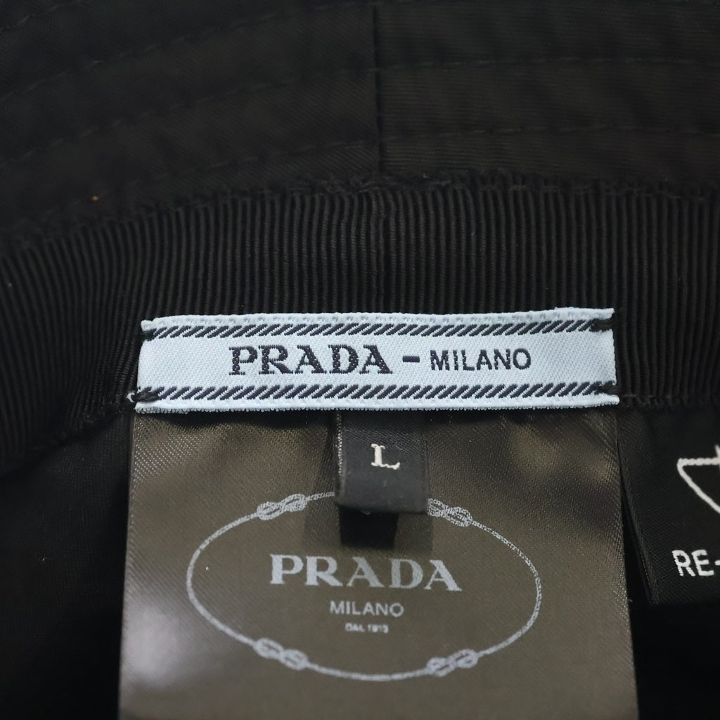 PRADA(プラダ) トライアングルロゴ ナイロンバケットハット ブラック 1HC137 2DMI レディース