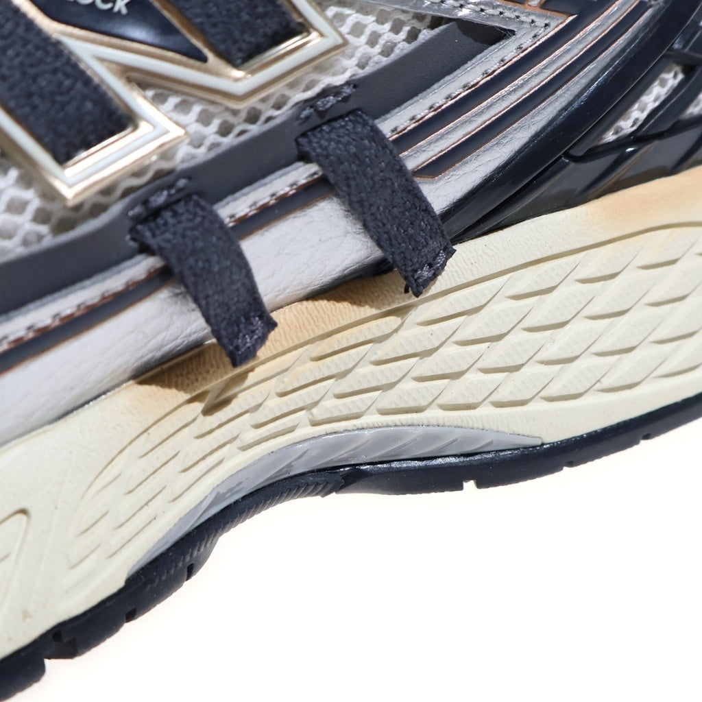 New Balance(ニューバランス) 1906A Silver Gold Metallic ローカットスニーカー シューズ グレー M1906AD