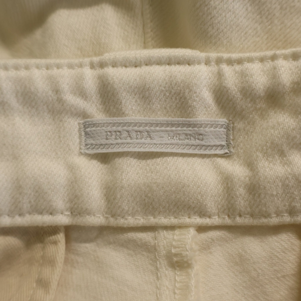 PRADA(プラダ) トライアングルロゴ ホワイトデニム バミューダショーツ ホワイト GEP404 S000 14LW