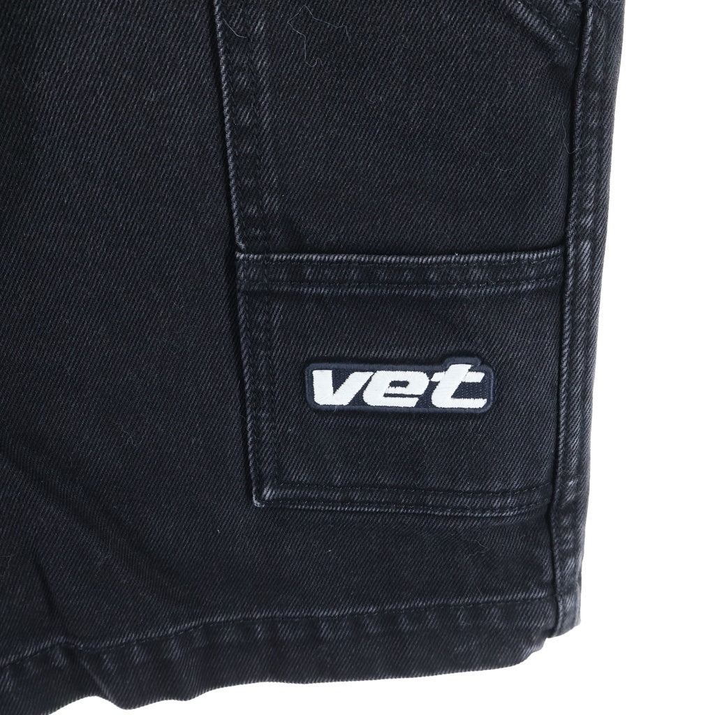 VETEMENTS(ヴェトモン) 25FW HIP-HOP SHORTS バックロゴ刺繍 ハーフカーゴショーツ ブラック