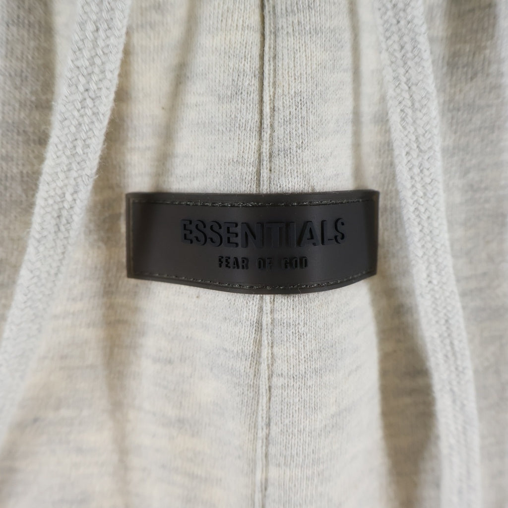 FEAR OF GOD ESSENTIALS(フィアオブゴッド エッセンシャルズ) ロゴワッペン リブスウェットパンツ ホワイト
