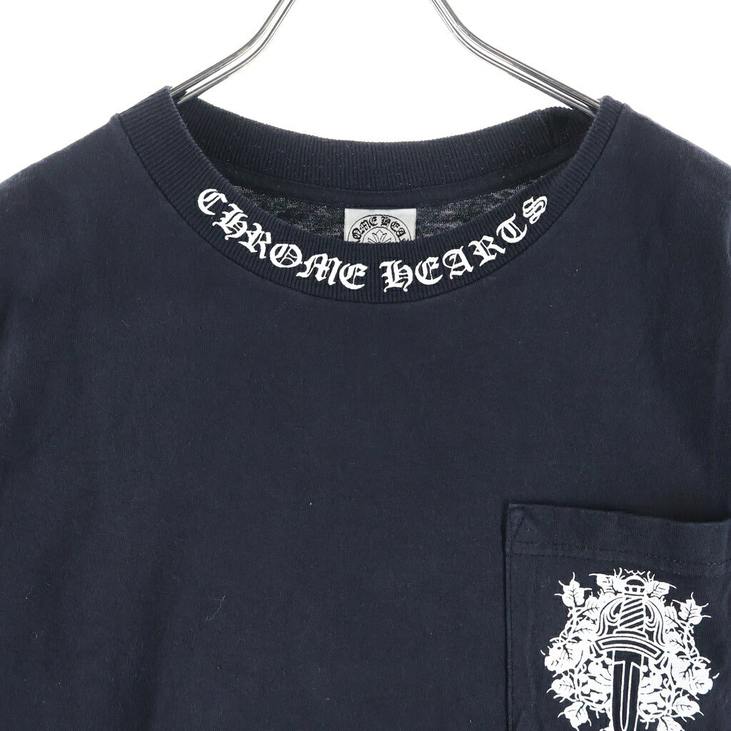 CHROME HEARTS(クロムハーツ) OLD VINE DAGGER LOGO S/S TEE オールド ヴァインダガーロゴプリント クルーネック半袖カットソーTシャツ ブラック