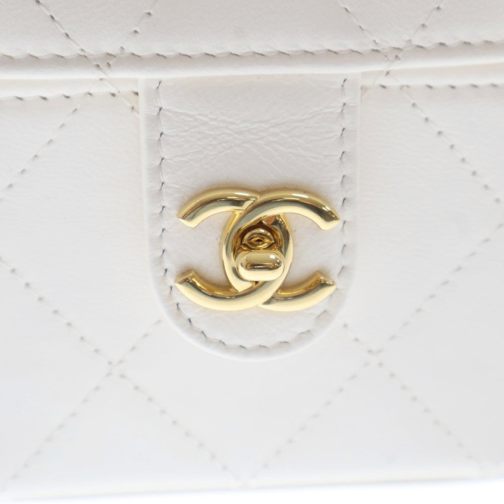CHANEL(シャネル) マトラッセ ラムスキン チェーンショルダーバッグ レディース ホワイト AP3459