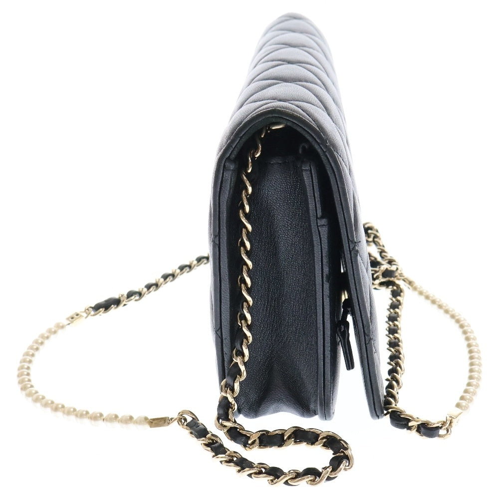 CHANEL(シャネル) マトラッセ パールココマーク ラムスキン チェーンウォレット レディース グレー