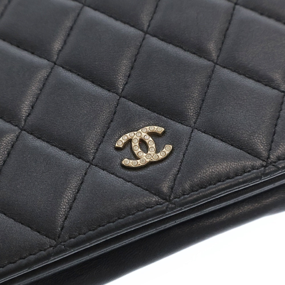 CHANEL(シャネル) マトラッセ パールココマーク ラムスキン チェーンウォレット レディース グレー