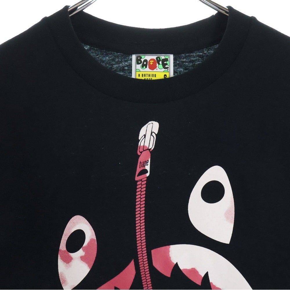 A BATHING APE(アベイシングエイプ) TIE DYE TWIST SHARK TEE クルーネック半袖Tシャツカットソー ブラック/ピンク 001TEL301044M