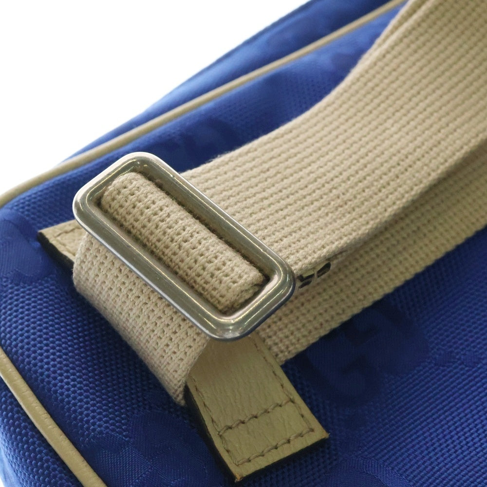 GUCCI(グッチ) オフザグリット 総柄ロゴデザインナイロンボディバッグ ブルー 631341