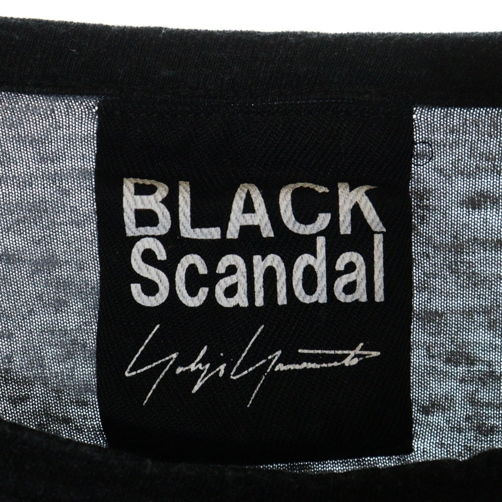 BLACK Scandal Yohji Yamamoto(ブラックスキャンダルヨウジヤマモト) 20SS 顔柄丸首A 内田すずめ 狂っても生きてるからね クルーネック半袖Tシャツカットソー ブラック HN-T18-273