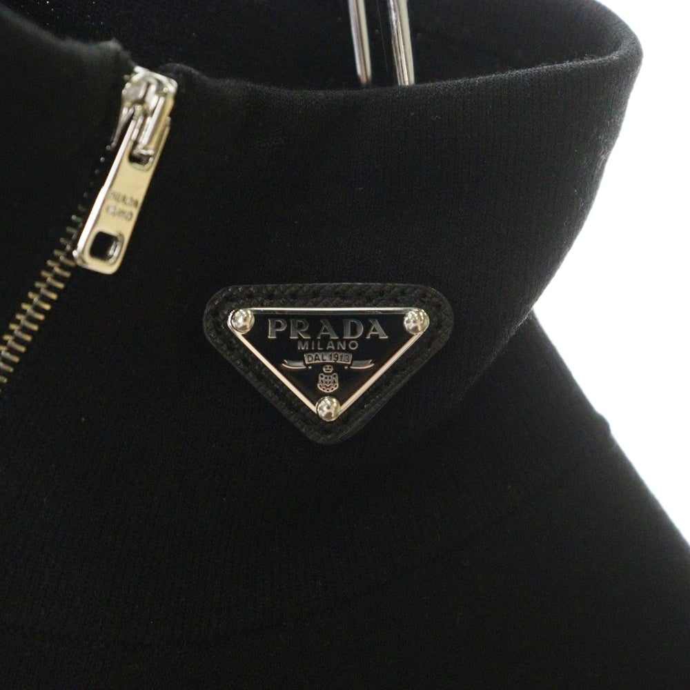 PRADA(プラダ) トライアングルロゴプレート付き ハイネック 5分袖 ジップアップ ミニワンピース レディース ブラック P26414 S212 1Y86