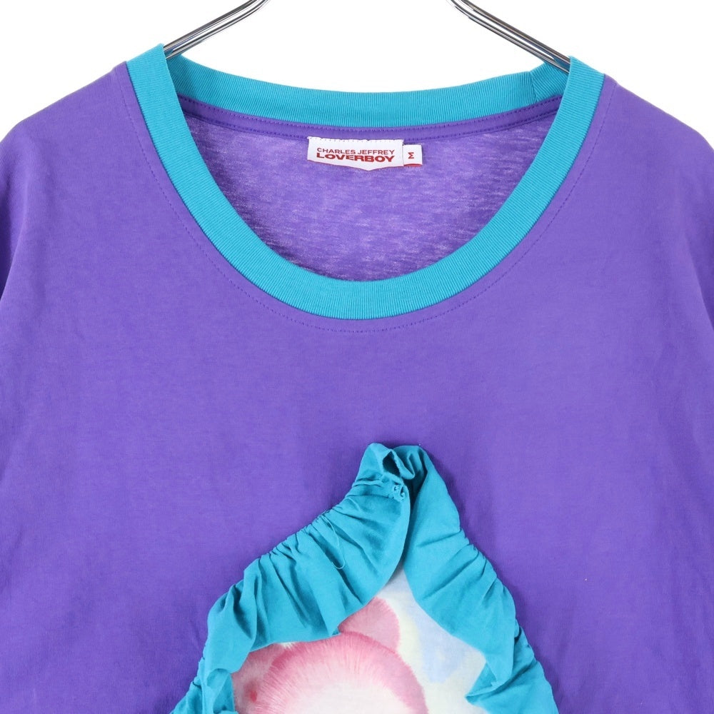 CHARLES JEFFREY LOVERBOY(チャールズジェフリーラバーボーイ) フリルプリントパッチ クルーネック半袖Tシャツカットソー パープル/グリーン