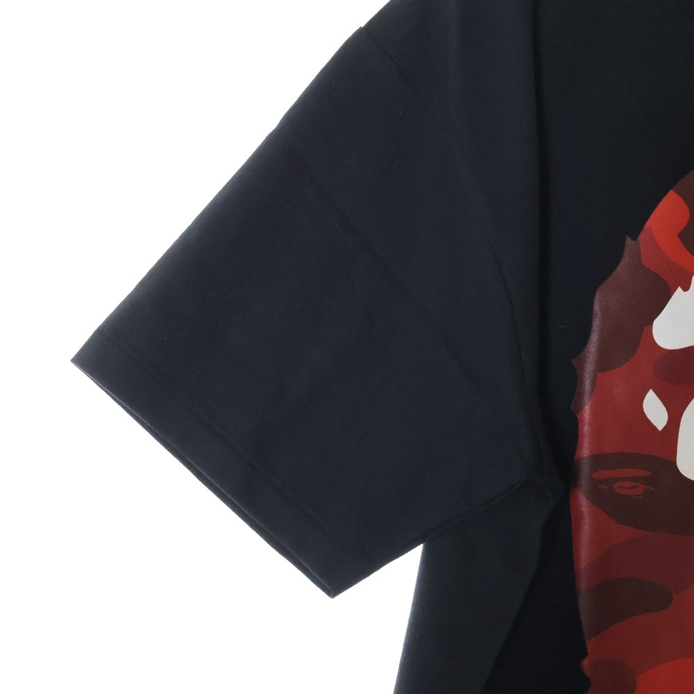 A BATHING APE(アベイシングエイプ) COLOR CAMO BY BATHING APE TEE クルーネック半袖Tシャツカットソー ブラック/レッド 001TEL801017M