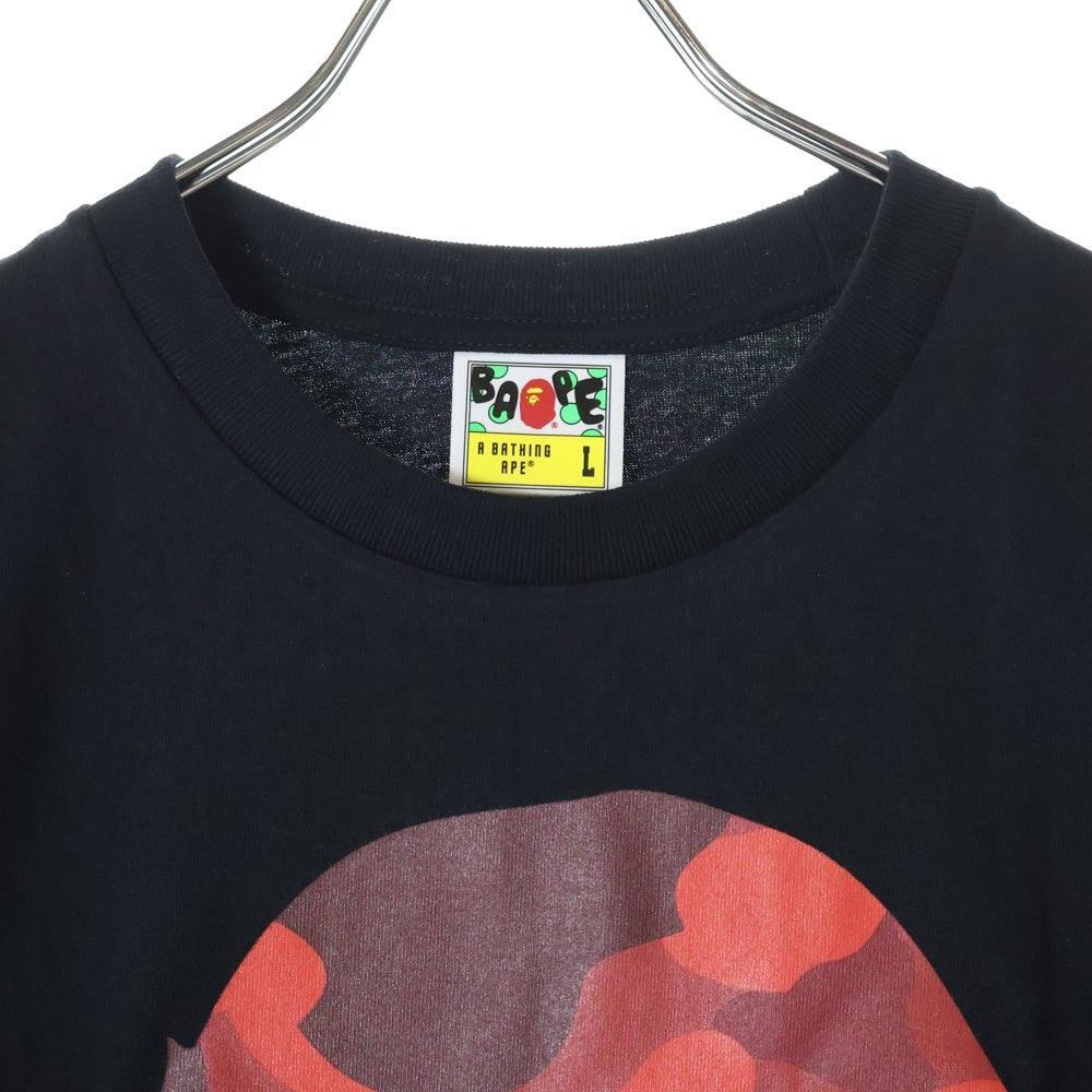 A BATHING APE(アベイシングエイプ) COLOR CAMO BY BATHING APE TEE クルーネック半袖Tシャツカットソー ブラック/レッド 001TEL801017M