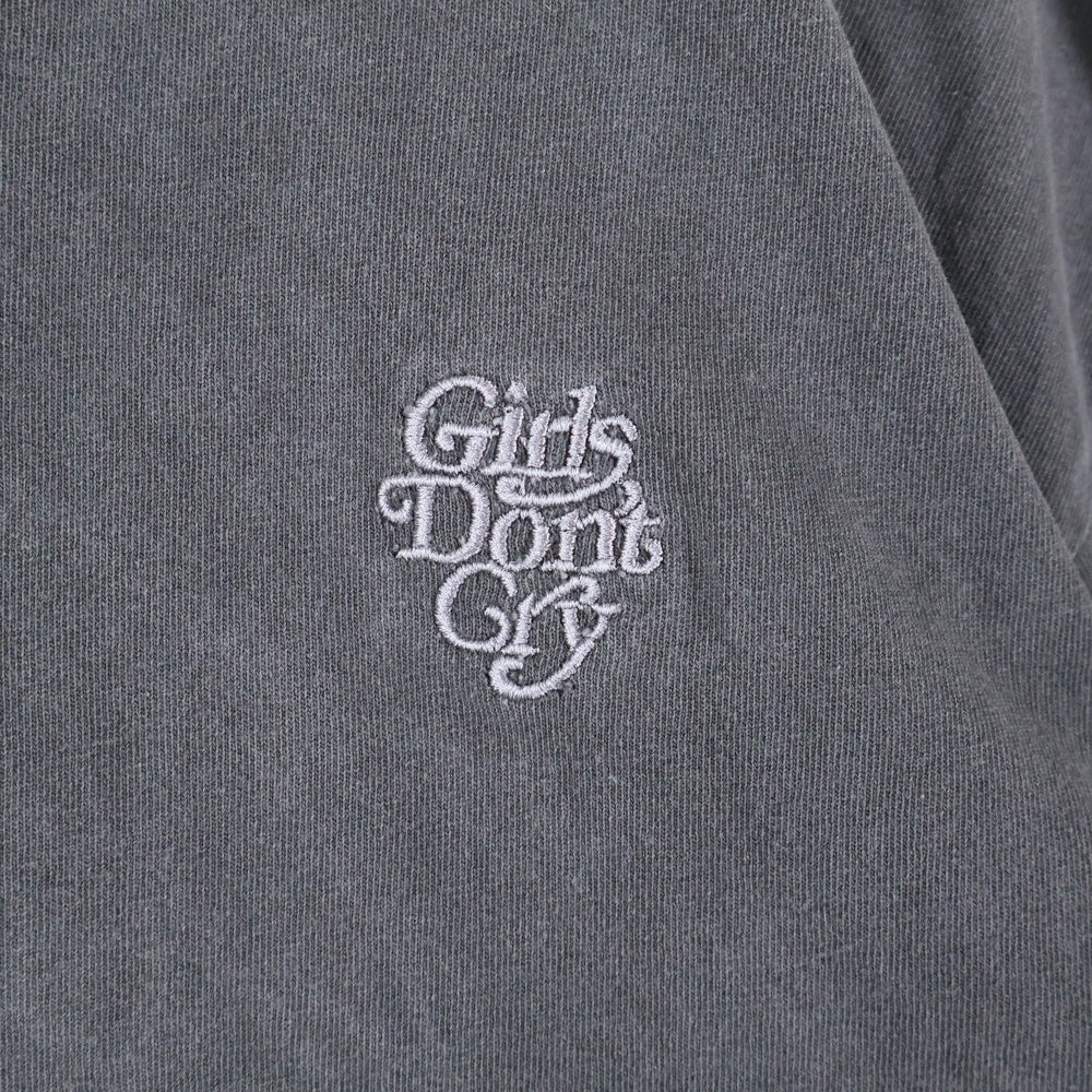 Girls Don't Cry(ガールズドントクライ) フロントロゴ刺繍 クルーネック半袖Tシャツカットソー グレー