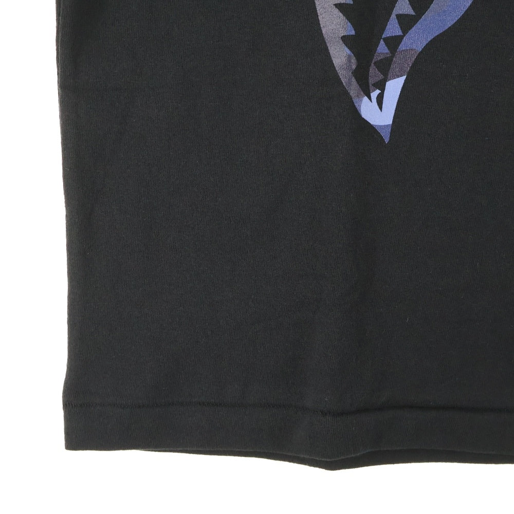 A BATHING APE(アベイシングエイプ) COLOR CAMO SHARK TEE カラーカモ シャーク クルーネック半袖Tシャツカットソー レディース ブラック/ネイビー 001TEL802062L