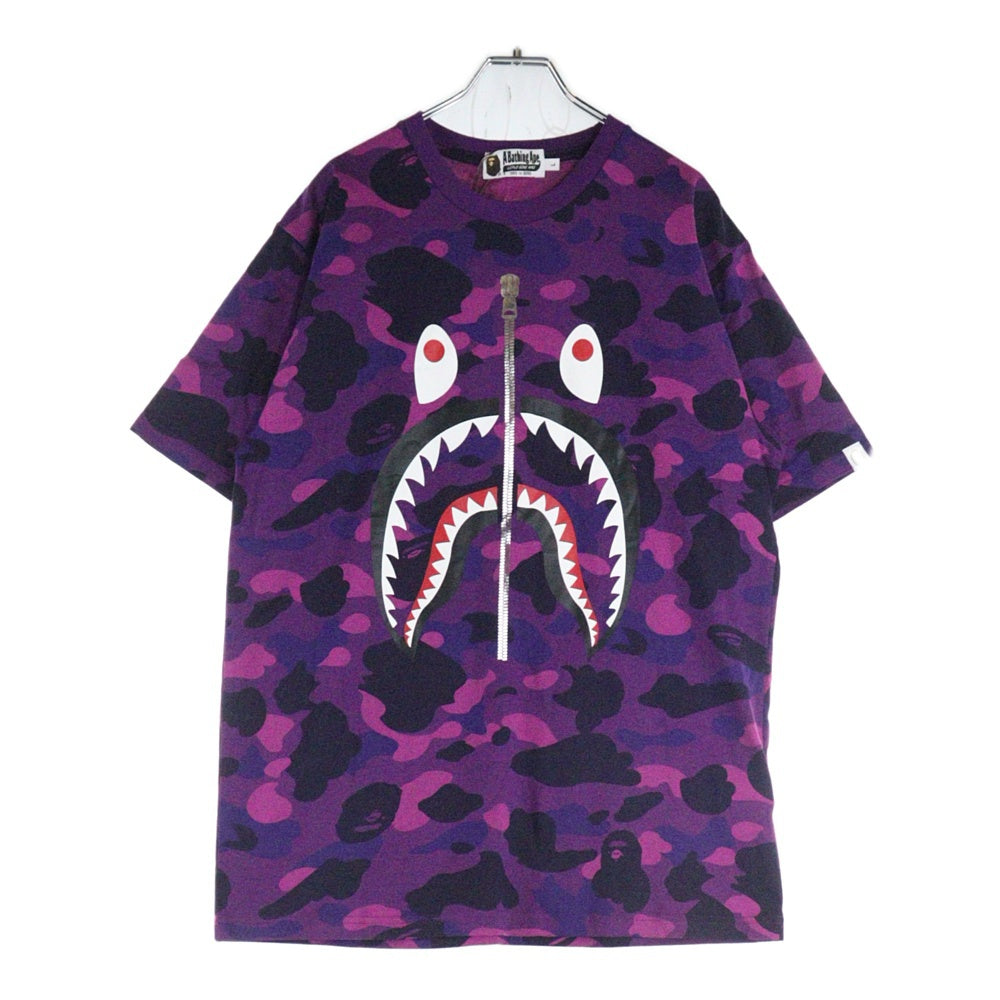 A BATHING APE(アベイシングエイプ) COLOR CAMO SHARK TEE カモ総柄 フロントプリント クルーネック半袖Tシャツカットソー パープル 001CSI301022M