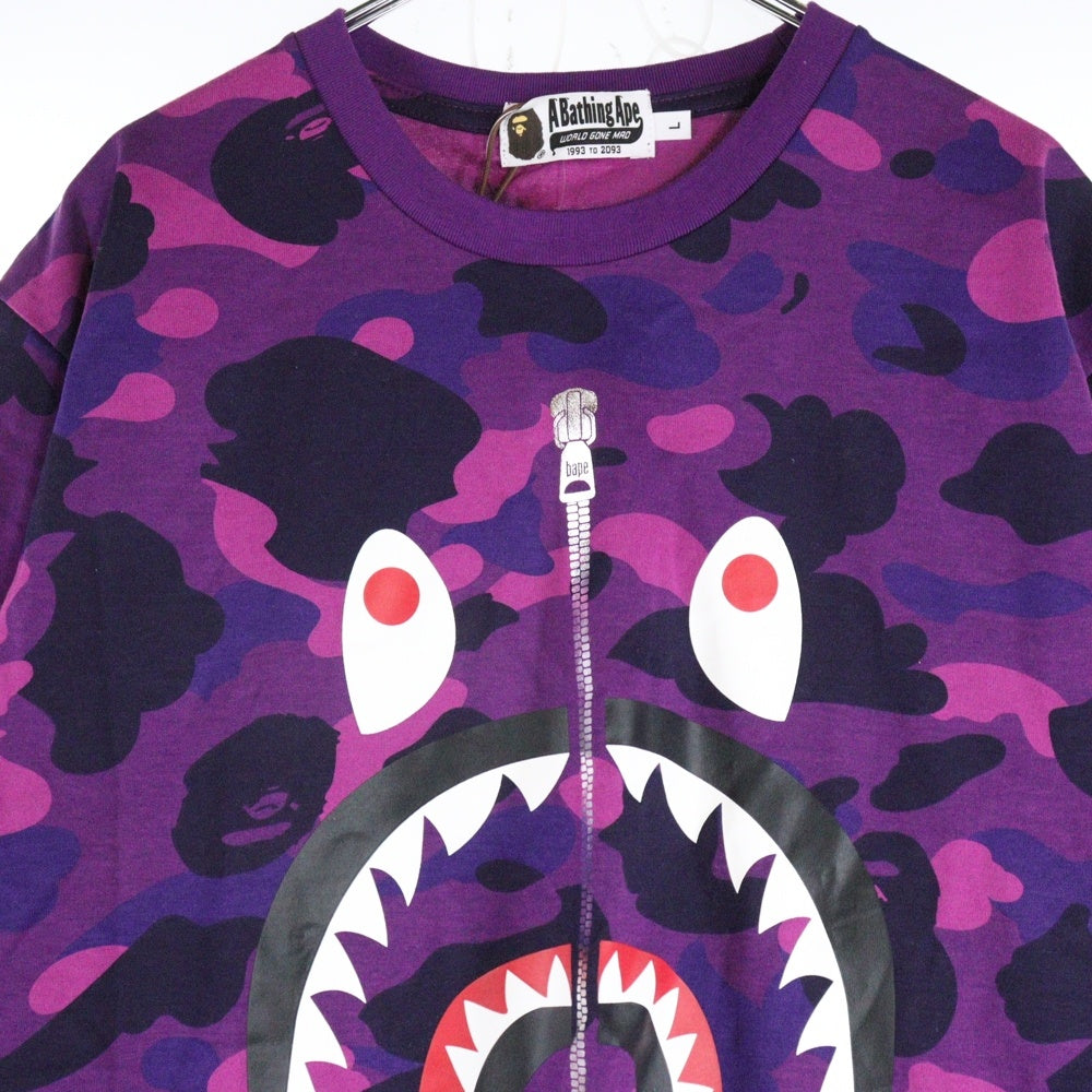A BATHING APE(アベイシングエイプ) COLOR CAMO SHARK TEE カモ総柄 フロントプリント クルーネック半袖Tシャツカットソー パープル 001CSI301022M