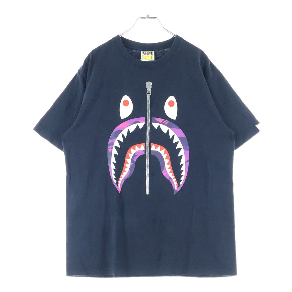 A BATHING APE(アベイシングエイプ) ABC CAMO SHARK TEE フロントプリントクルーネック半袖Tシャツカットソー ブラック 001TEG301028X