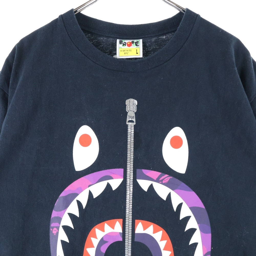 A BATHING APE(アベイシングエイプ) ABC CAMO SHARK TEE フロントプリントクルーネック半袖Tシャツカットソー ブラック 001TEG301028X