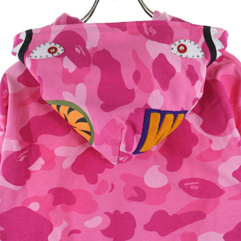 A BATHING APE(アベイシングエイプ) COLOR CAMO CRYSTAL STONE SHARK CROPPED FULL ZIP HOODIE カラーカモ クリスタル シャーク フルジップアップパーカー レディース ピンク 001ZPL802010L