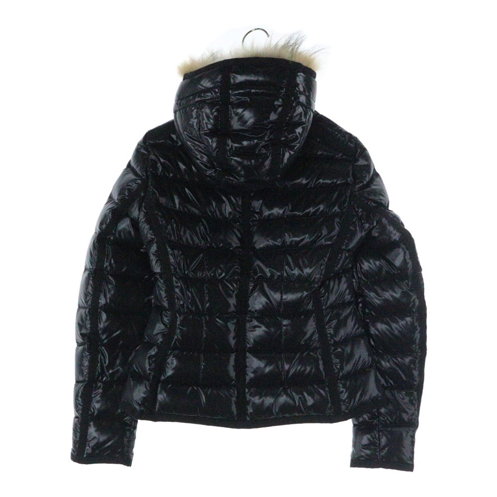 MONCLER(モンクレール) ARMOISE ワッペンロゴ フーデッドジップアップダウンジャケット ブラック レディース 420934593715 68950