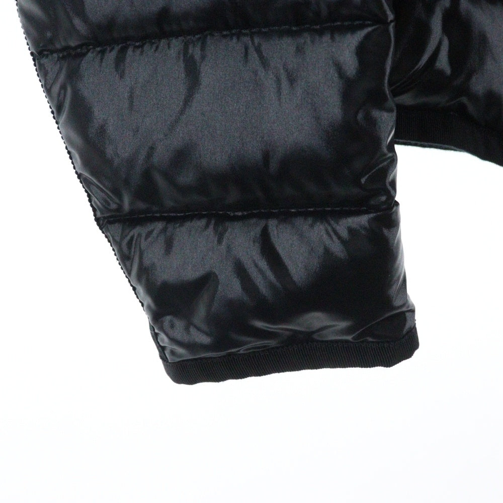MONCLER(モンクレール) ARMOISE ワッペンロゴ フーデッドジップアップダウンジャケット ブラック レディース 420934593715 68950