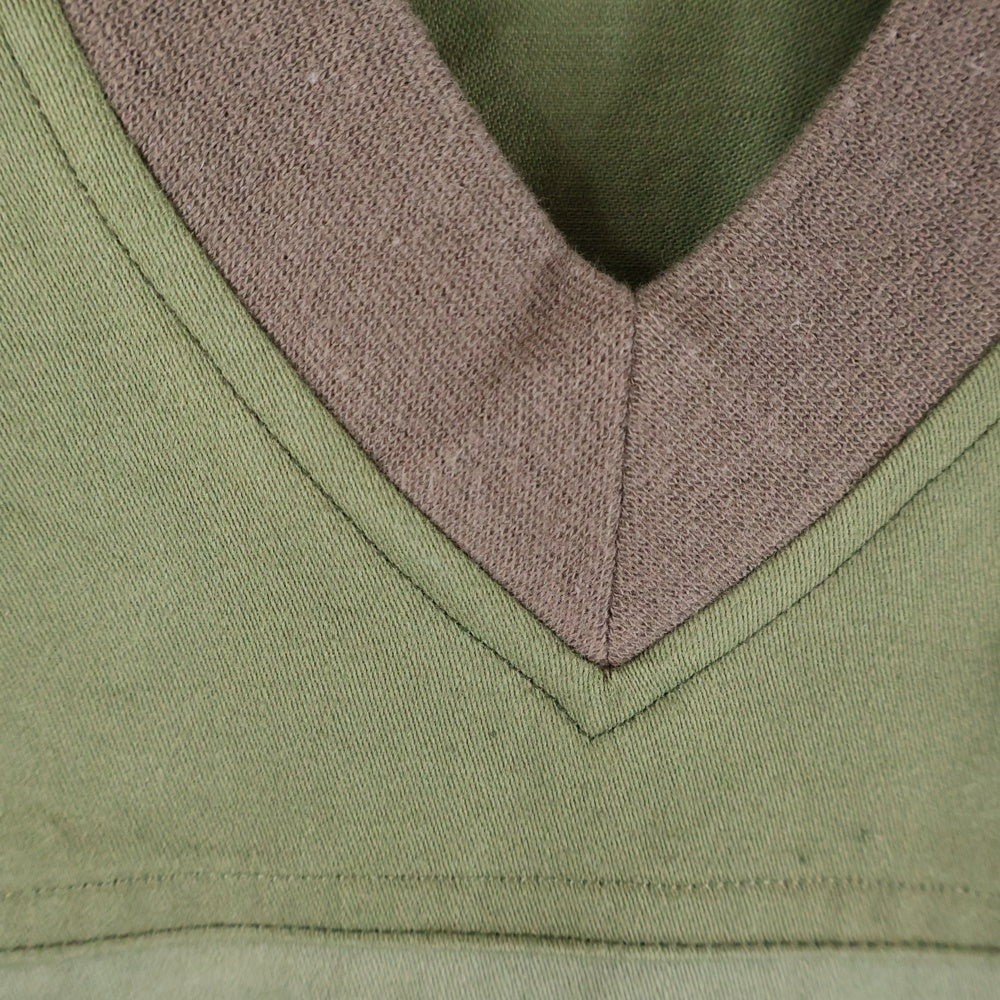 Children of the discordance(チルドレンオブザディスコーダンス) フロント刺繍 Vネック オーバーサイズコットン半袖Tシャツ カーキ