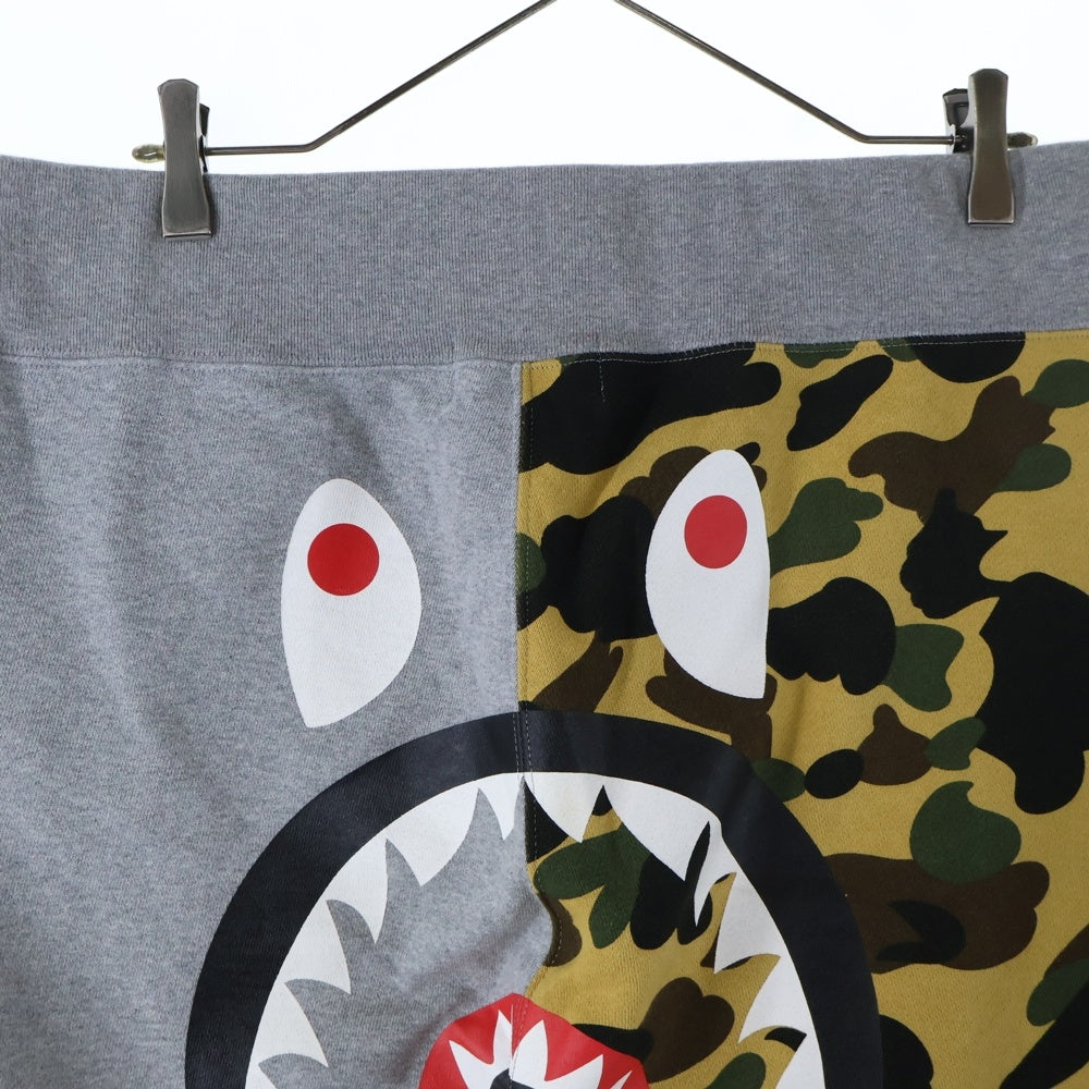 A BATHING APE(アベイシングエイプ) 1ST CAMO BACK SHARK SWEAT SHORTS 1STカモ バックシャーク スウェットハーフパンツ グレー/カモ