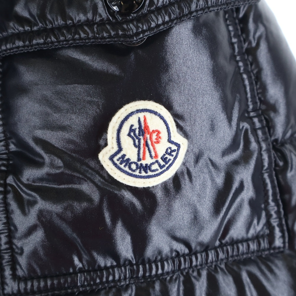 MONCLER(モンクレール) MAYA GIUBBOTTO マヤ ロゴワッペン付き フーディダウンジャケット ブラック F20911A53600 68950