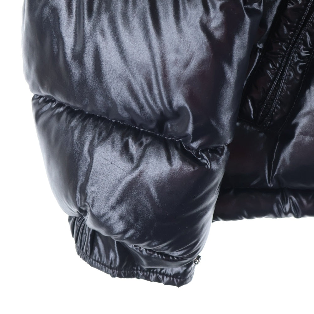 MONCLER(モンクレール) MAYA GIUBBOTTO マヤ ロゴワッペン付き フーディダウンジャケット ブラック F20911A53600 68950