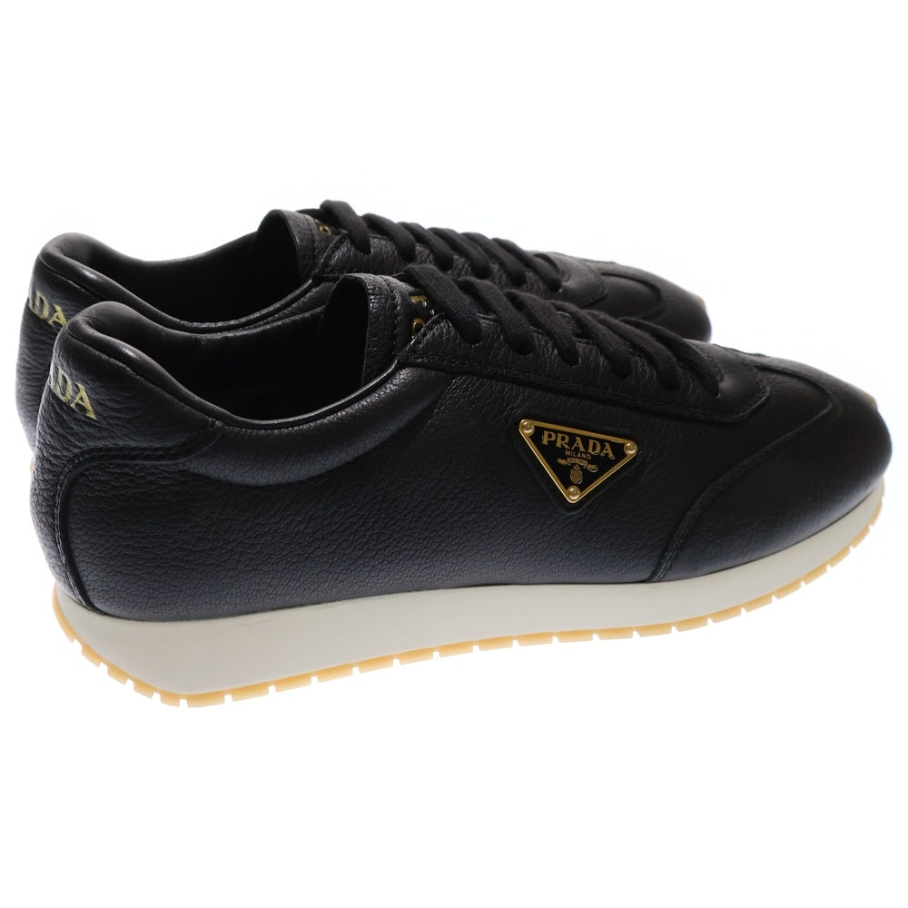 PRADA(プラダ) メタルロゴプレート レザーローカットスニーカー ブラック 2EG436
