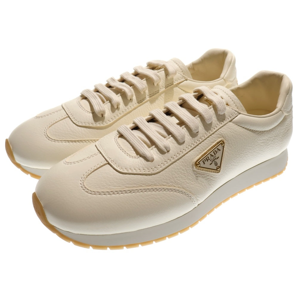 PRADA(プラダ) メタルロゴプレート レザーローカットスニーカー ホワイト
