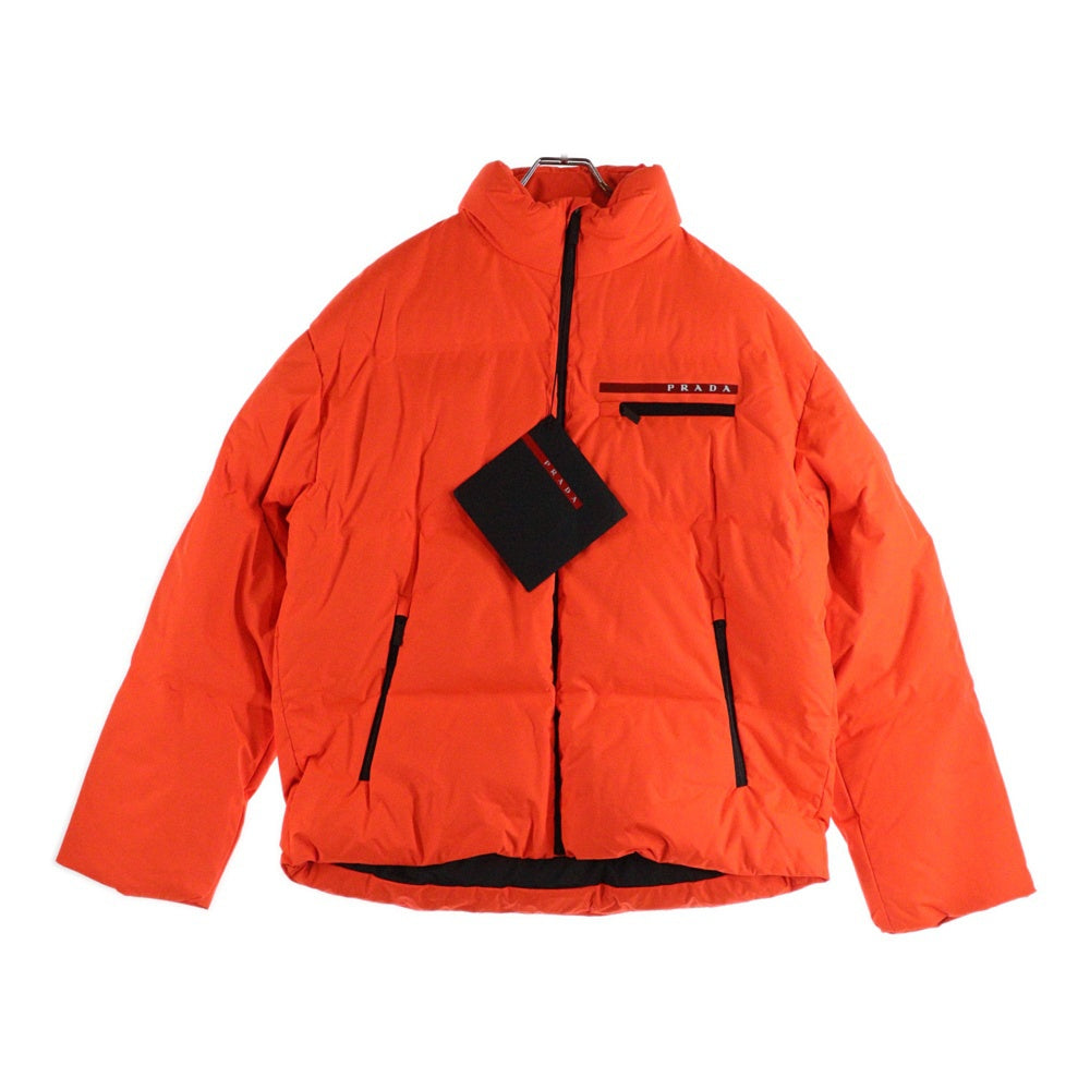 PRADA 赤 フード付きダウンジャケット PRADA(プラダ) ラバーロゴ タウンカモ ナイロンフーデッドダウン