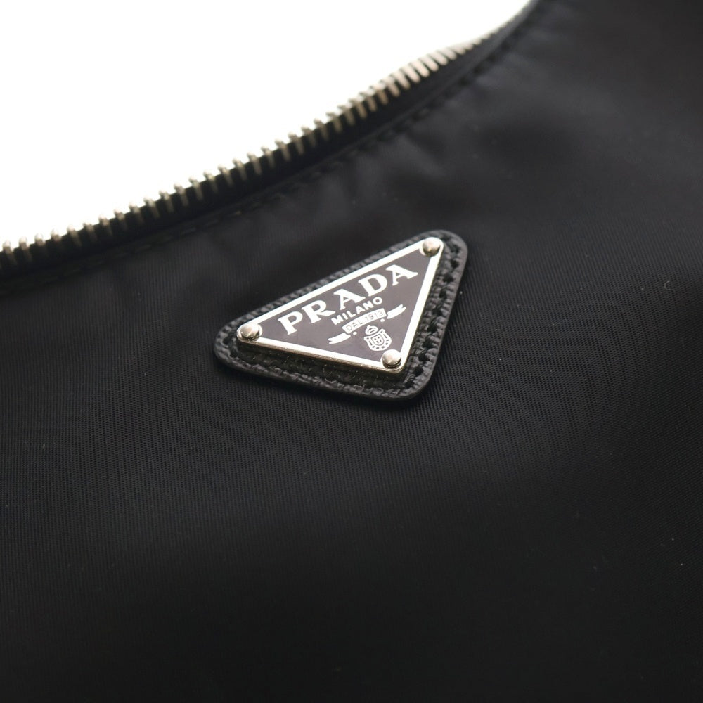 PRADA(プラダ) Re-Edition 2005 トライアングルロゴ ショルダーバッグ レディース