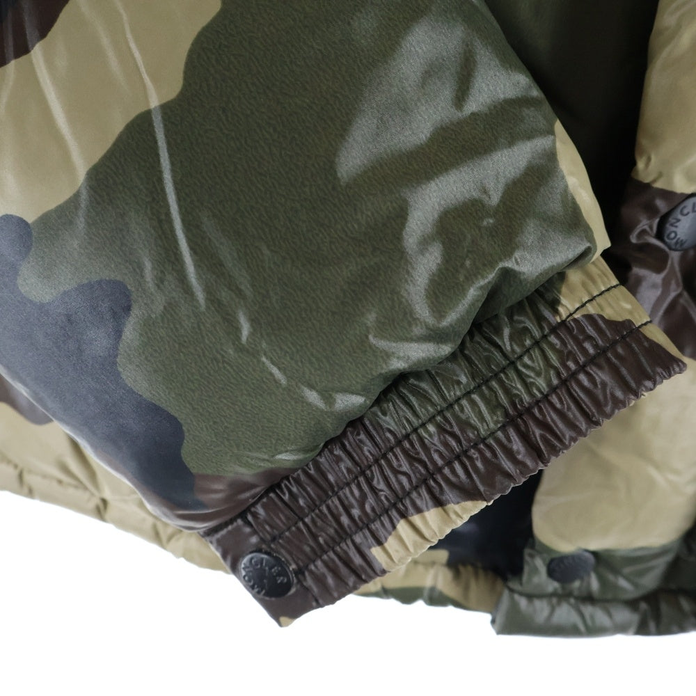 MONCLER(モンクレール) EVELEST エベレスト 総柄カモフラ 袖ワッペン ダウンジャケット マルチカラー 41310/50/68950