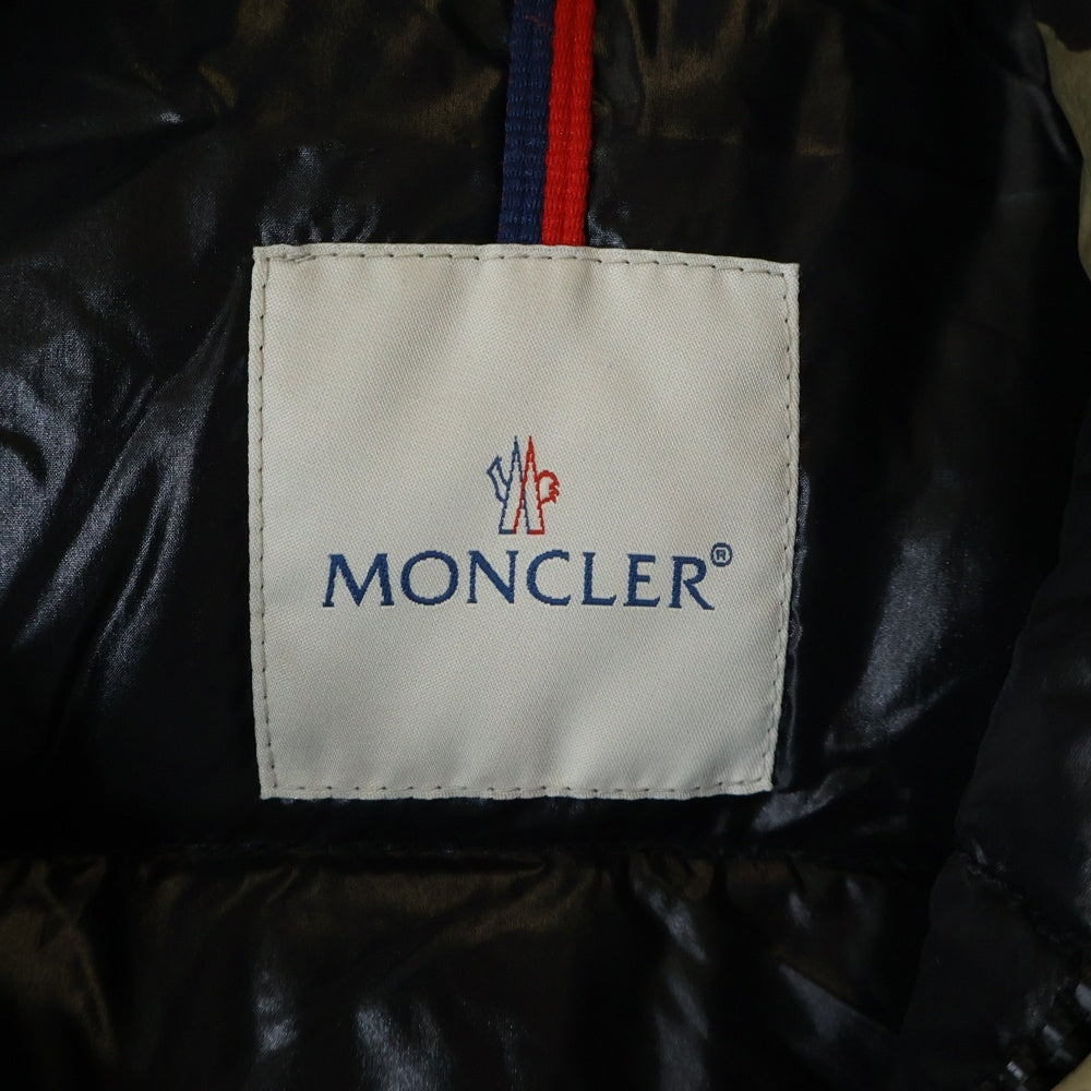 MONCLER(モンクレール) EVELEST エベレスト 総柄カモフラ 袖ワッペン ダウンジャケット マルチカラー 41310/50/68950