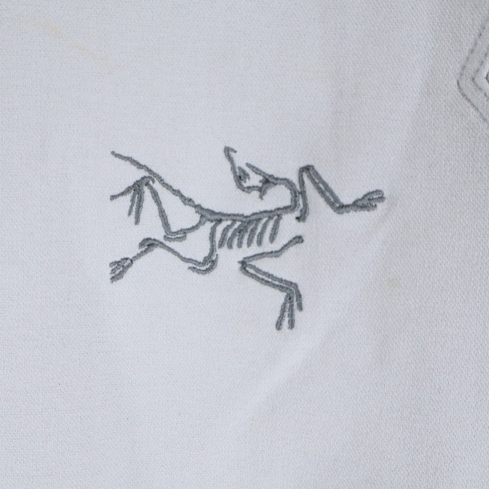 ARC'TERYX(アークテリクス) AESTAS アエスタス エンブレム刺繍 クルーネック長袖スウェットトレーナー グレー X000009053