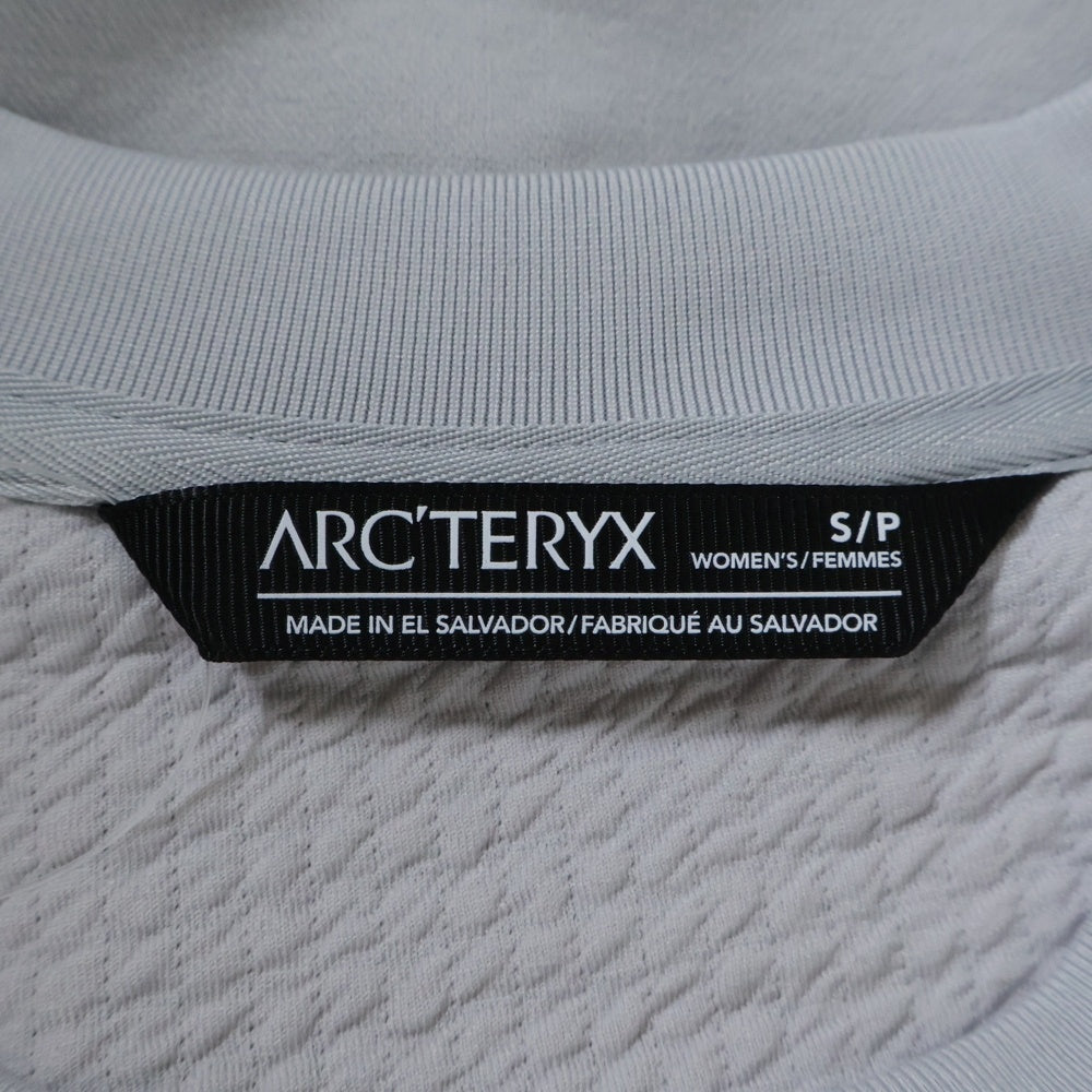 ARC'TERYX(アークテリクス) AESTAS アエスタス エンブレム刺繍 クルーネック長袖スウェットトレーナー グレー X000009053