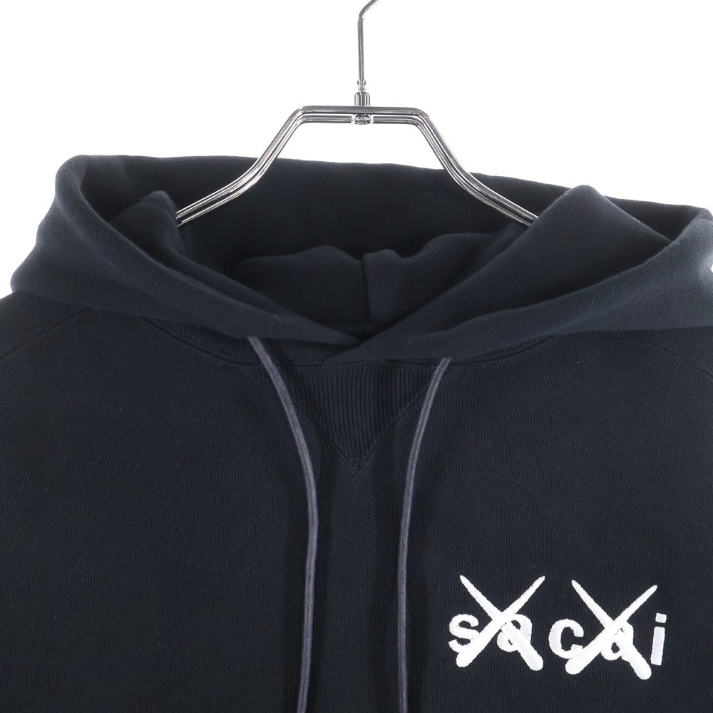 Sacai(サカイ) 21SS ×KAWS 刺繍ロゴ プルオーバーパーカー ブラック 21-0283S
