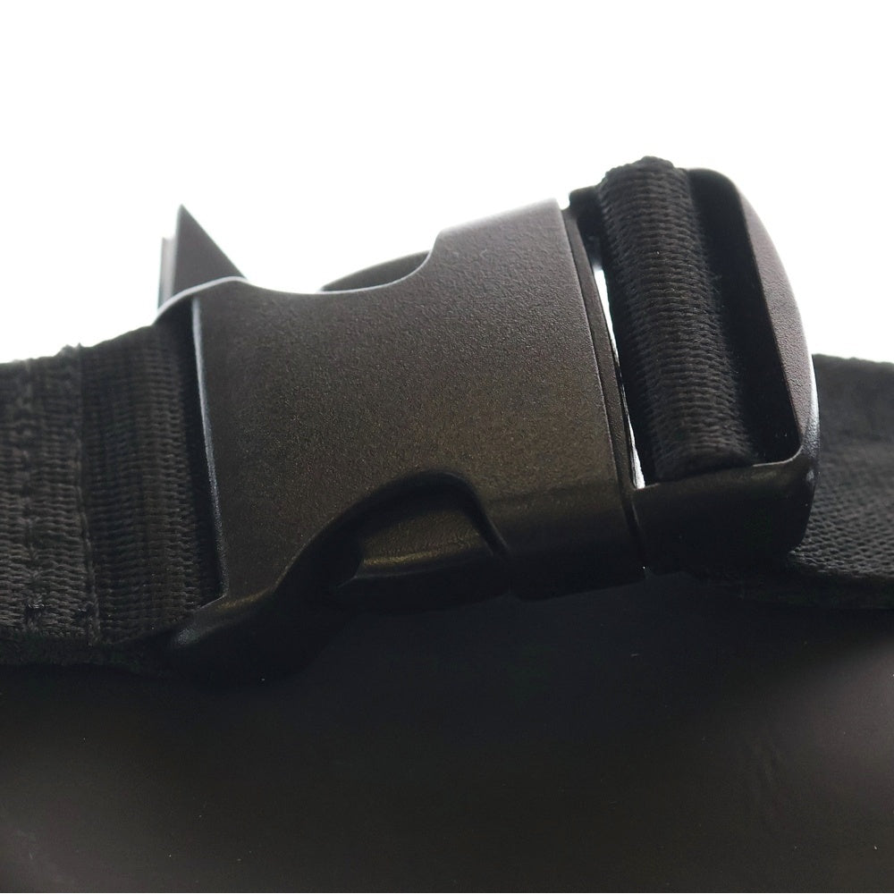 FEAR OF GOD ESSENTIALS(フィアオブゴッド エッセンシャルズ) ラバーロゴ ボディバッグ ブラック