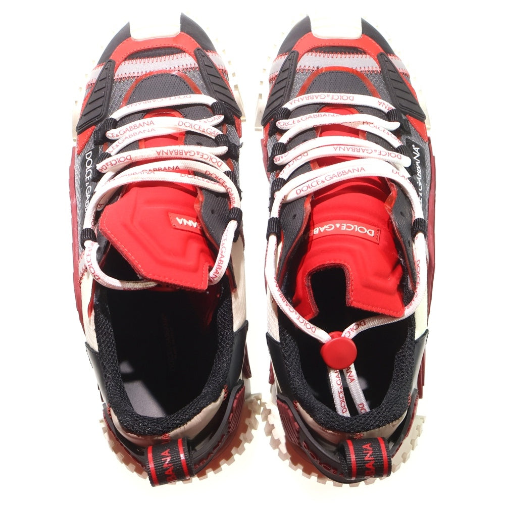 DOLCE & GABBANA(ドルチェアンドガッバーナ) NS1 ロゴラベル ローカットスニーカー ブラック/レッド CS1770 AJ974