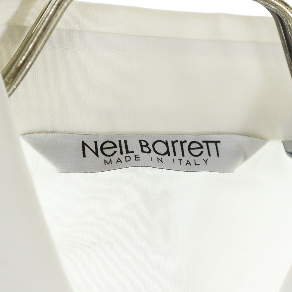 Neil Barrett(ニール バレット) フロントパッチ 長袖シャツ ホワイト BCM477B-S3225