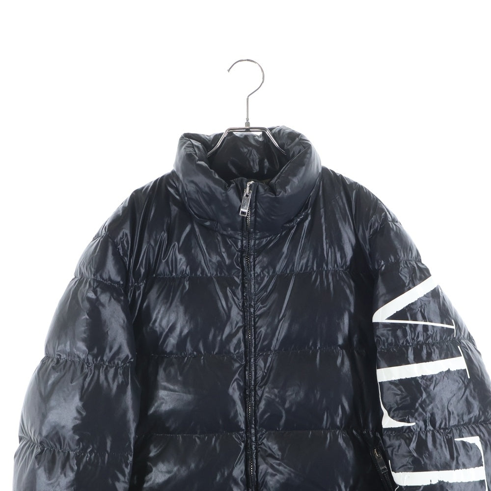 VALENTINO(ヴァレンティノ) 20AW 袖VLTNロゴプリント ジップアップ ダウンジャケット ブラック UV0CNA316SM