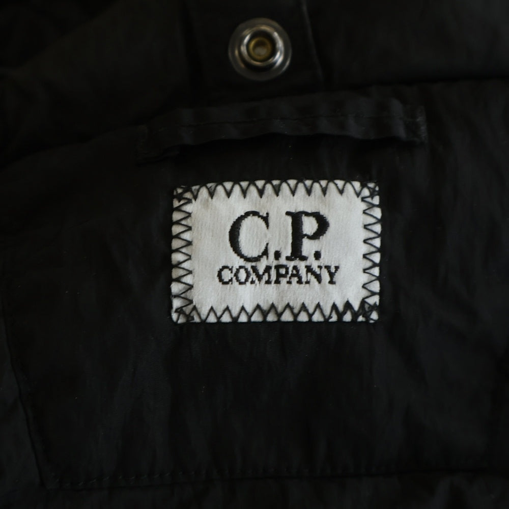 C.P. Company(シーピーカンパニー) MEDIUM JACKET IN CHROME-R ジップアップ ゴーグル ミディアムジャケット クロームアール ブラック 19CMOW010A-005904G