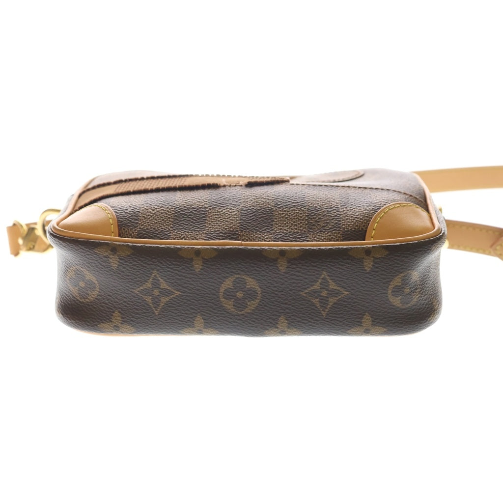 LOUIS VUITTON(ルイヴィトン) ×NIGO ニゴトロカデロ ウェアラブル ウォレット ブラウン M26020 レディース