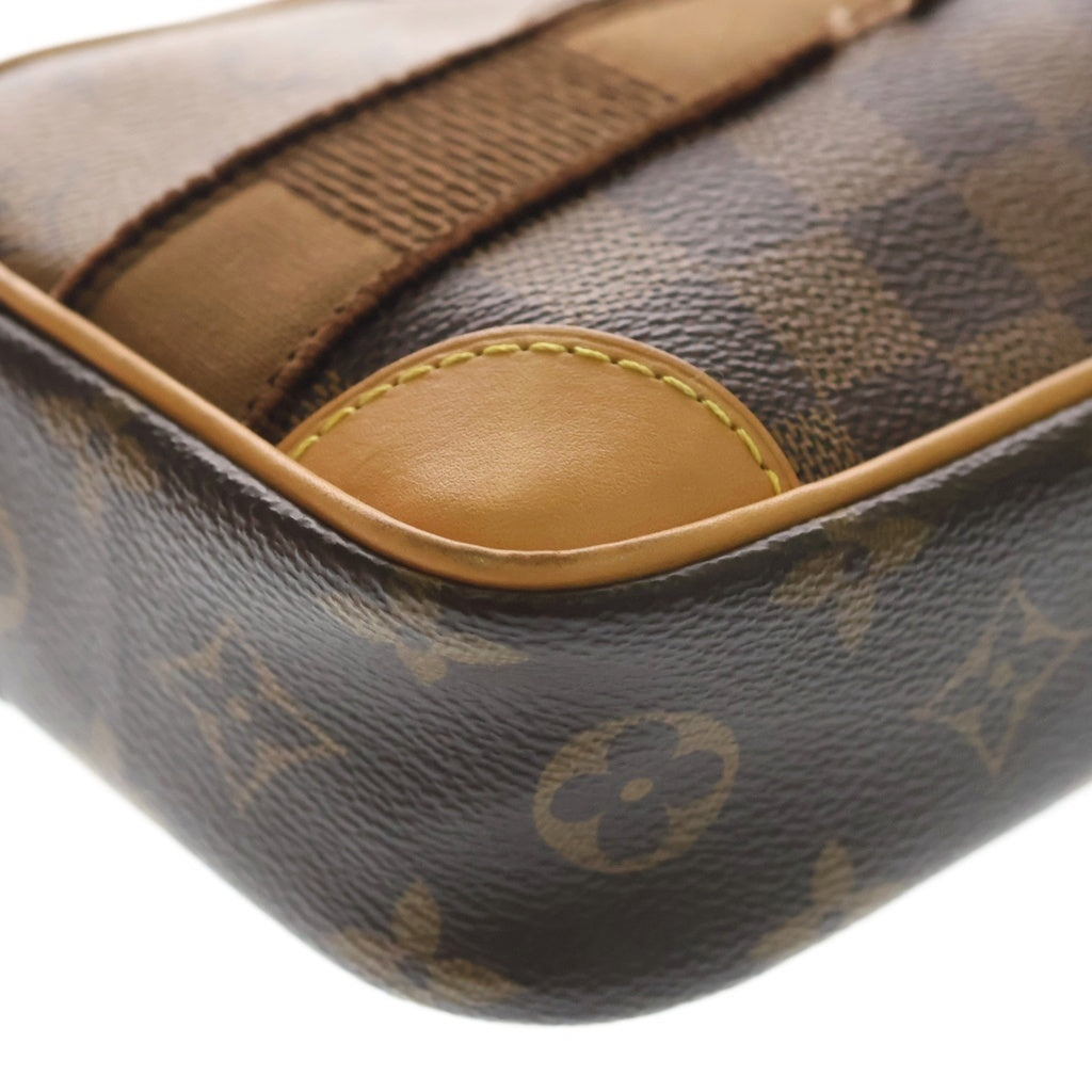 LOUIS VUITTON(ルイヴィトン) ×NIGO ニゴトロカデロ ウェアラブル ウォレット ブラウン M26020 レディース