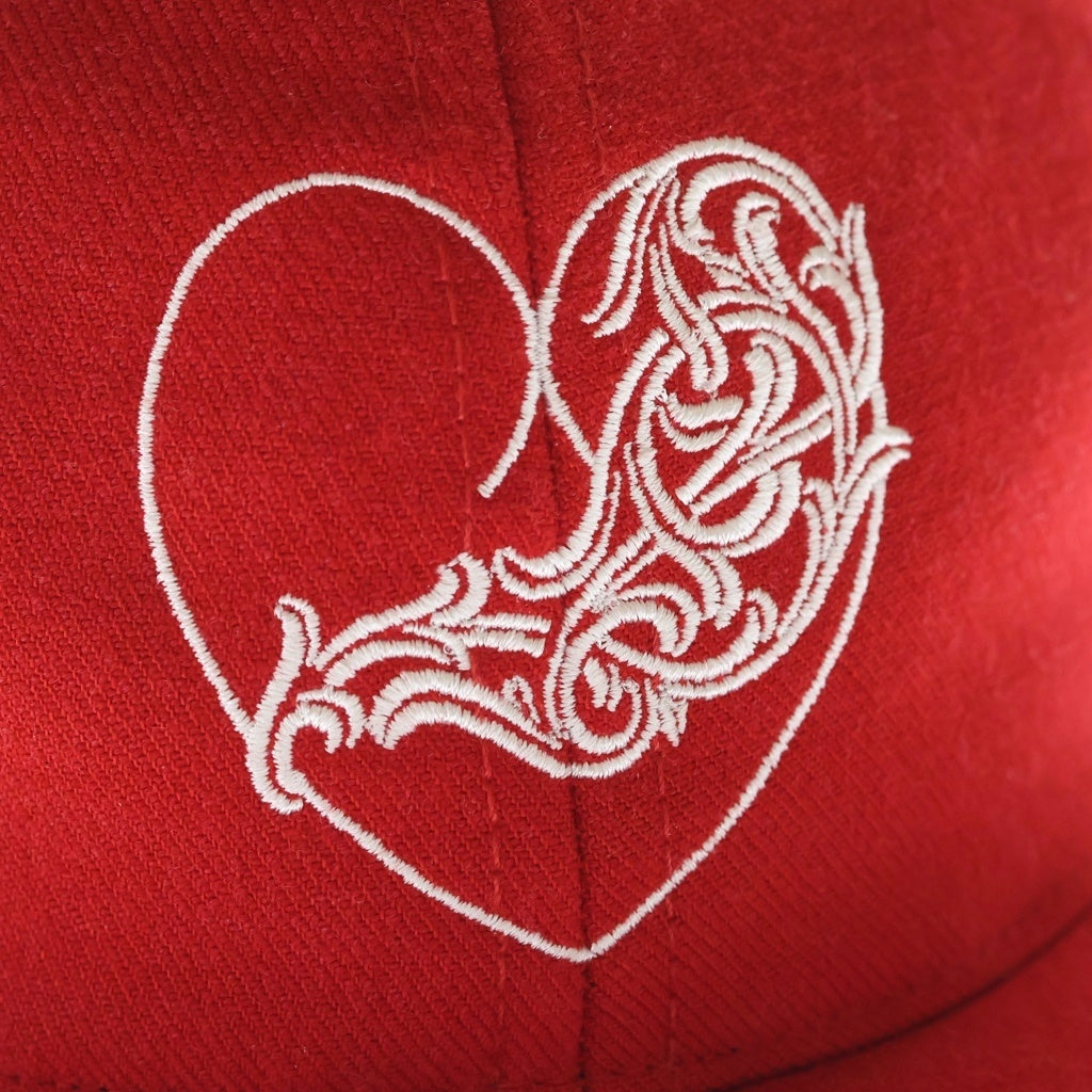 CHROME HEARTS(クロムハーツ) ハートロゴ刺繍 ベースボールキャップ 帽子 レッド
